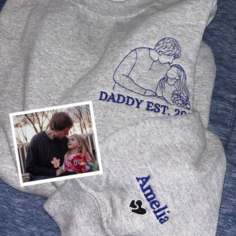 Custom Embroidered Daddy&#39;s Girl Sweatshirt, Personalized Dad and Daughter Hoodie, Unique Gift for Dad