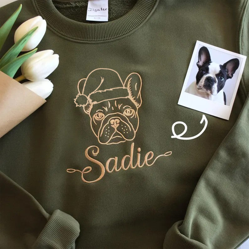 Custom Embroidered Pet Christmas Wreath Sweatshirt – Personalized Dog/Cat Gift